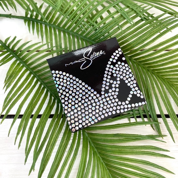 NIB MAC Selena Highligher - Picture 2 of 5